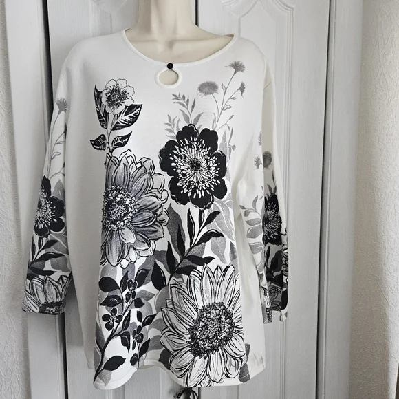 Beautiful Alfred Dunner Monochrome Floral Long Sleeve Top Sz 2X - Picture 10 of 10